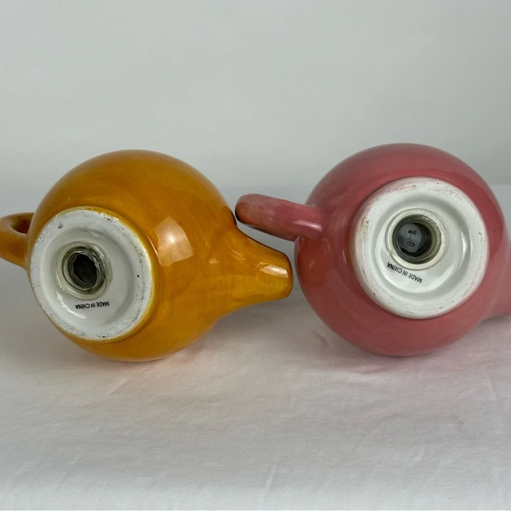 Tea pot salt and pepper shakers vintage